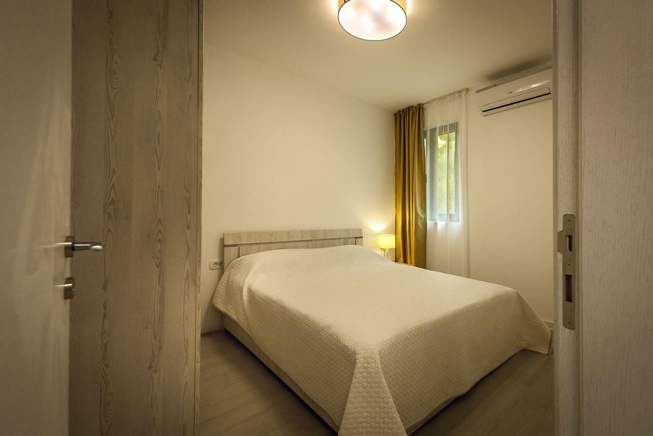 Adria Lux Apartmens 2 Sveti Stefan Exterior foto